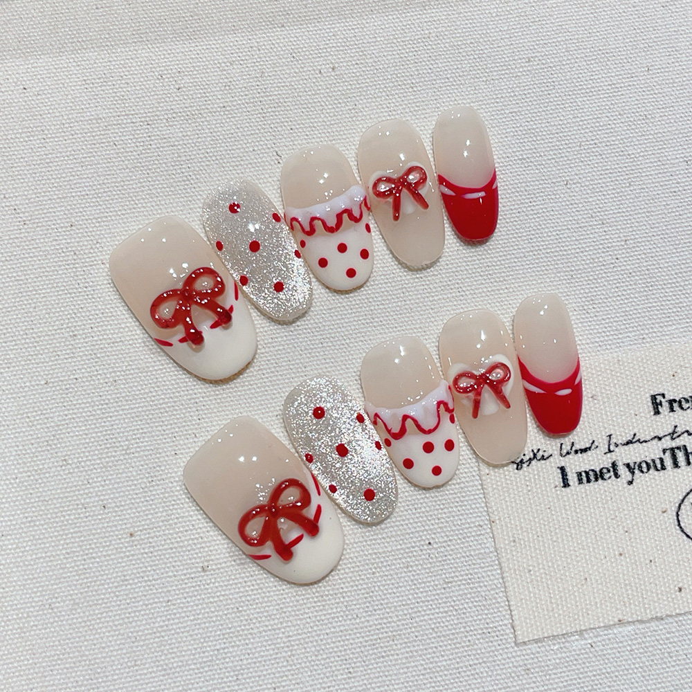 Nail Art Red - 10 adet Kısa Oval El Yapımı