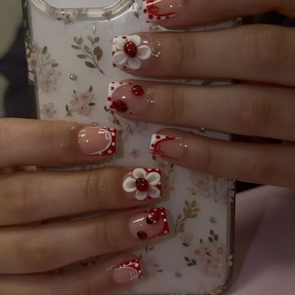 Set Başına 24 Adet. Dikdörtgen - Nail Art Red incelemesi ve fiyatı