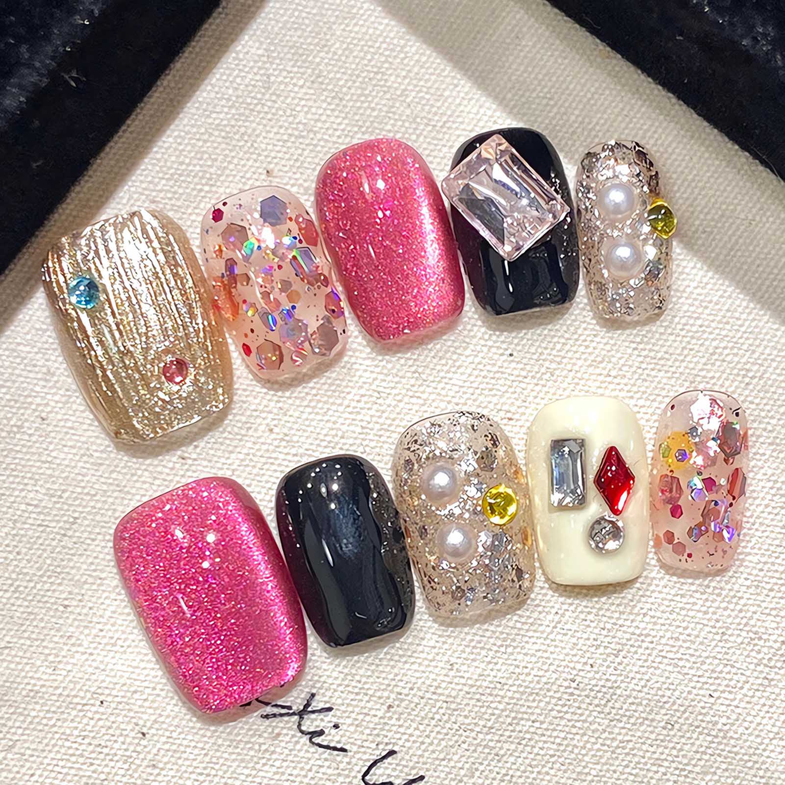 El yapımı çivi üzerinde basın  - Nail Art Pink Cat Eye incelemesi ve fiyatı