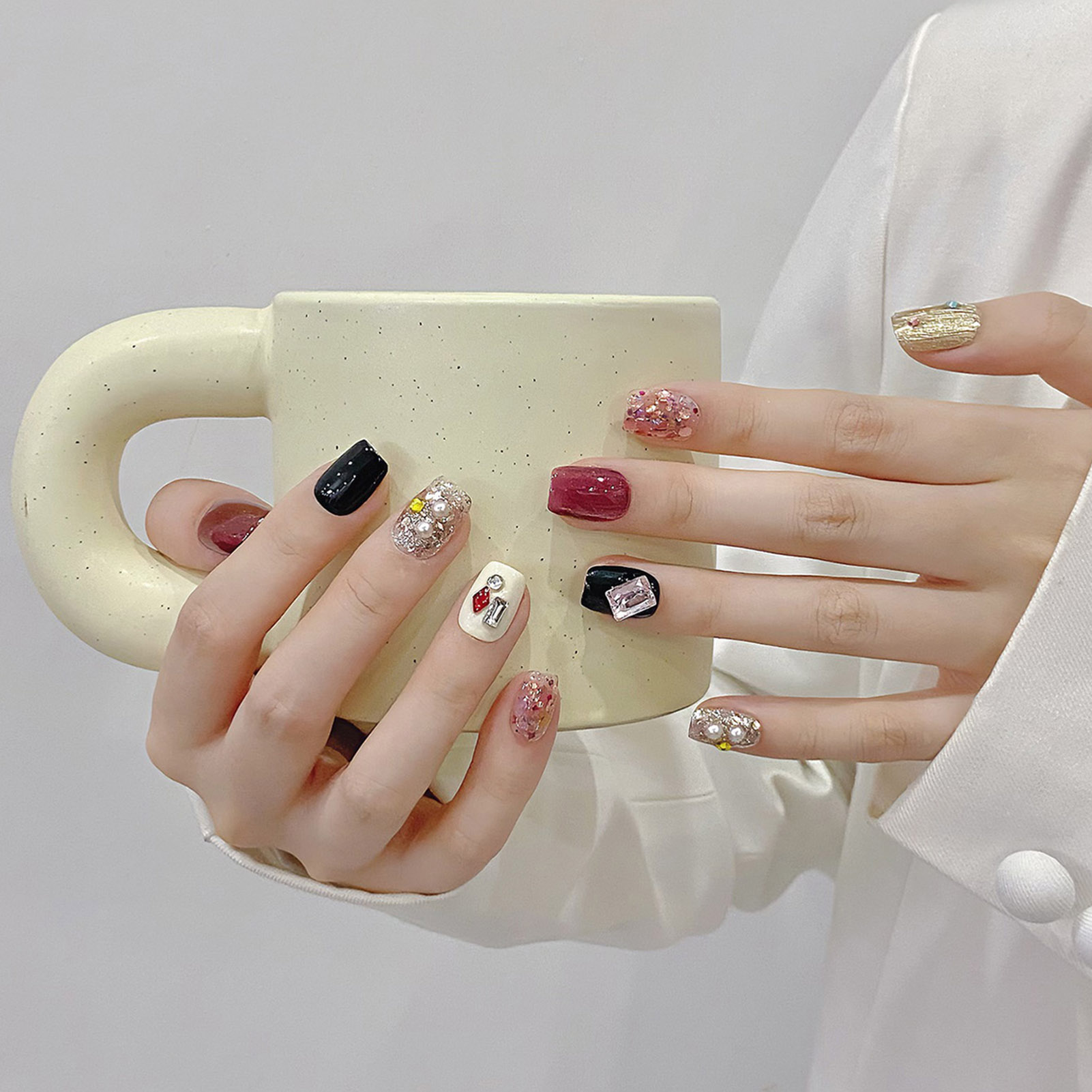 El yapımı çivi üzerinde basın  - Nail Art Pink Cat Eye incelemesi ve fiyatı