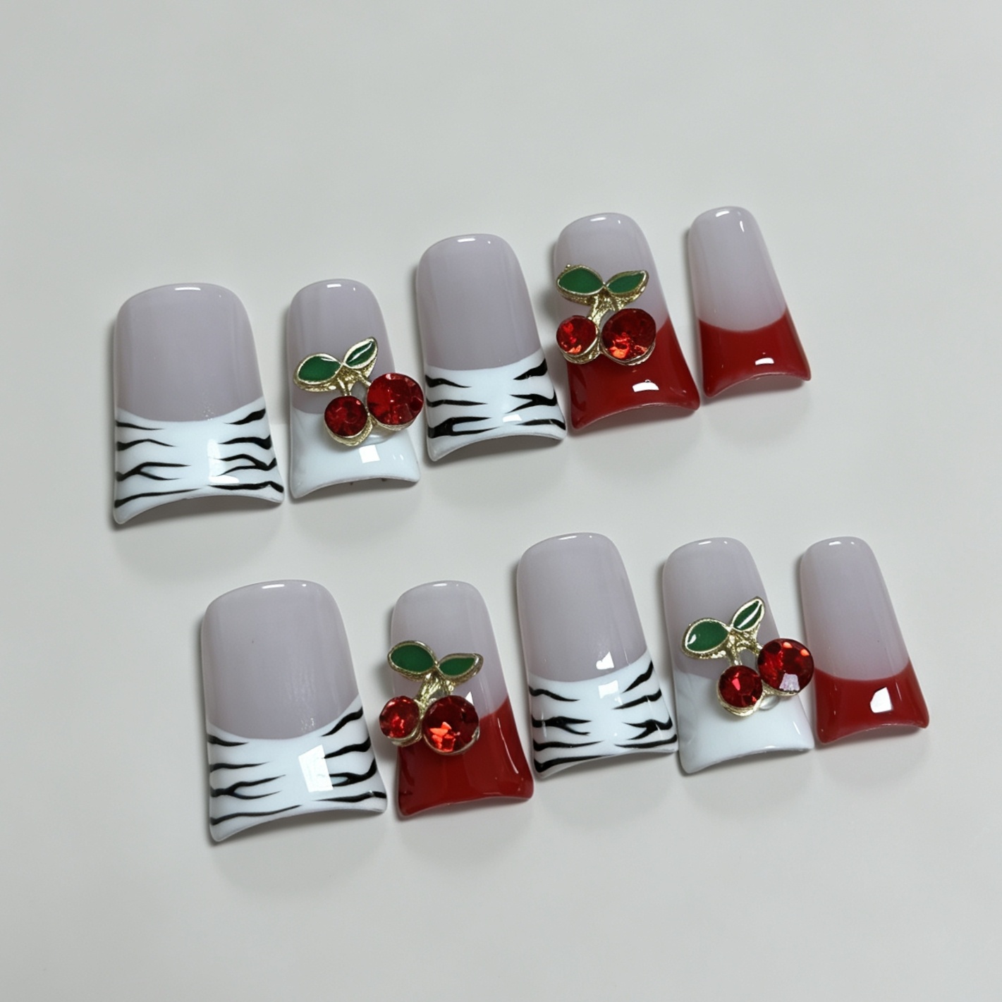 Orta Boy Kare 10 Adet Takma Tı - Nail Art Red incelemesi ve fiyatı