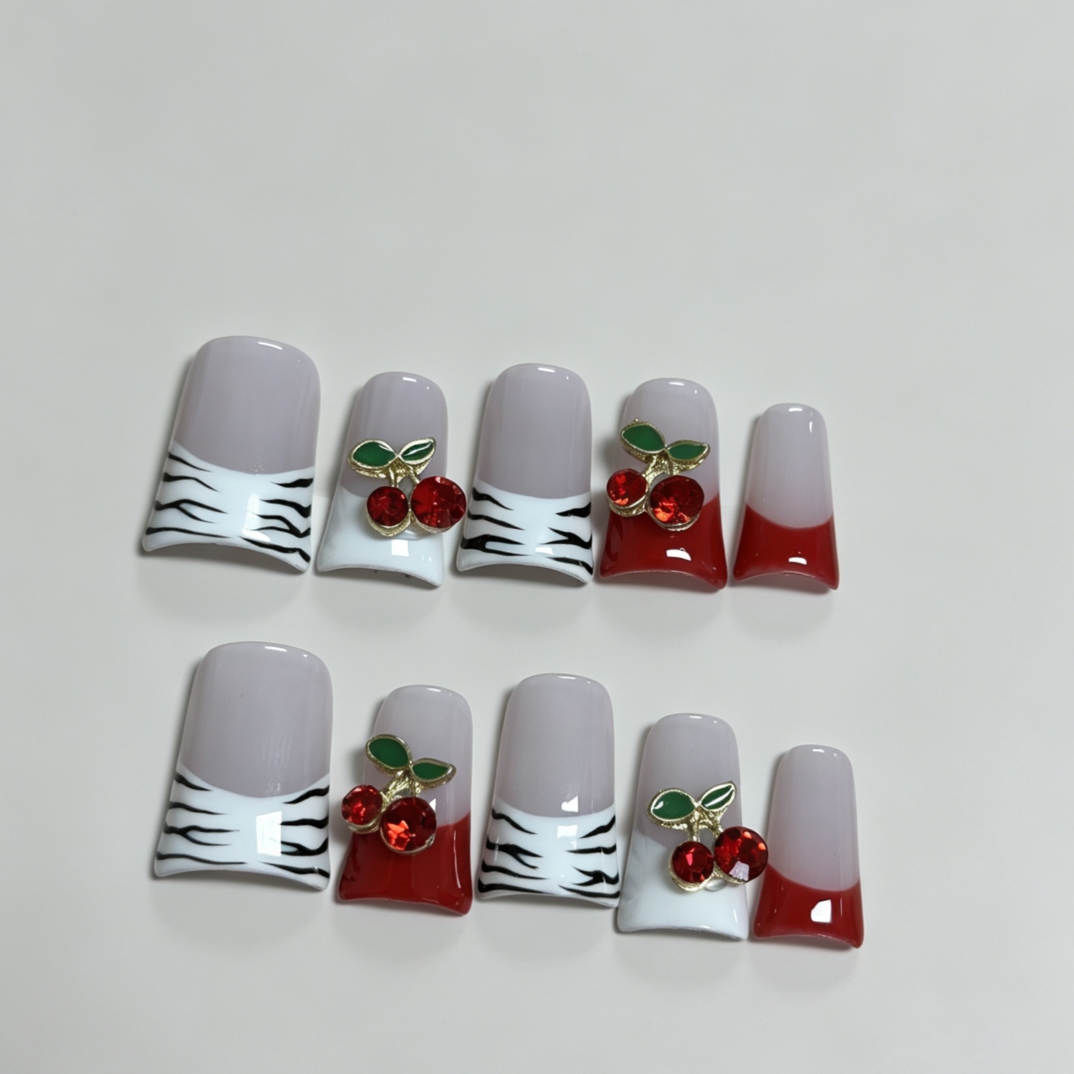 Orta Boy Kare 10 Adet Takma Tı - Nail Art Red incelemesi ve fiyatı